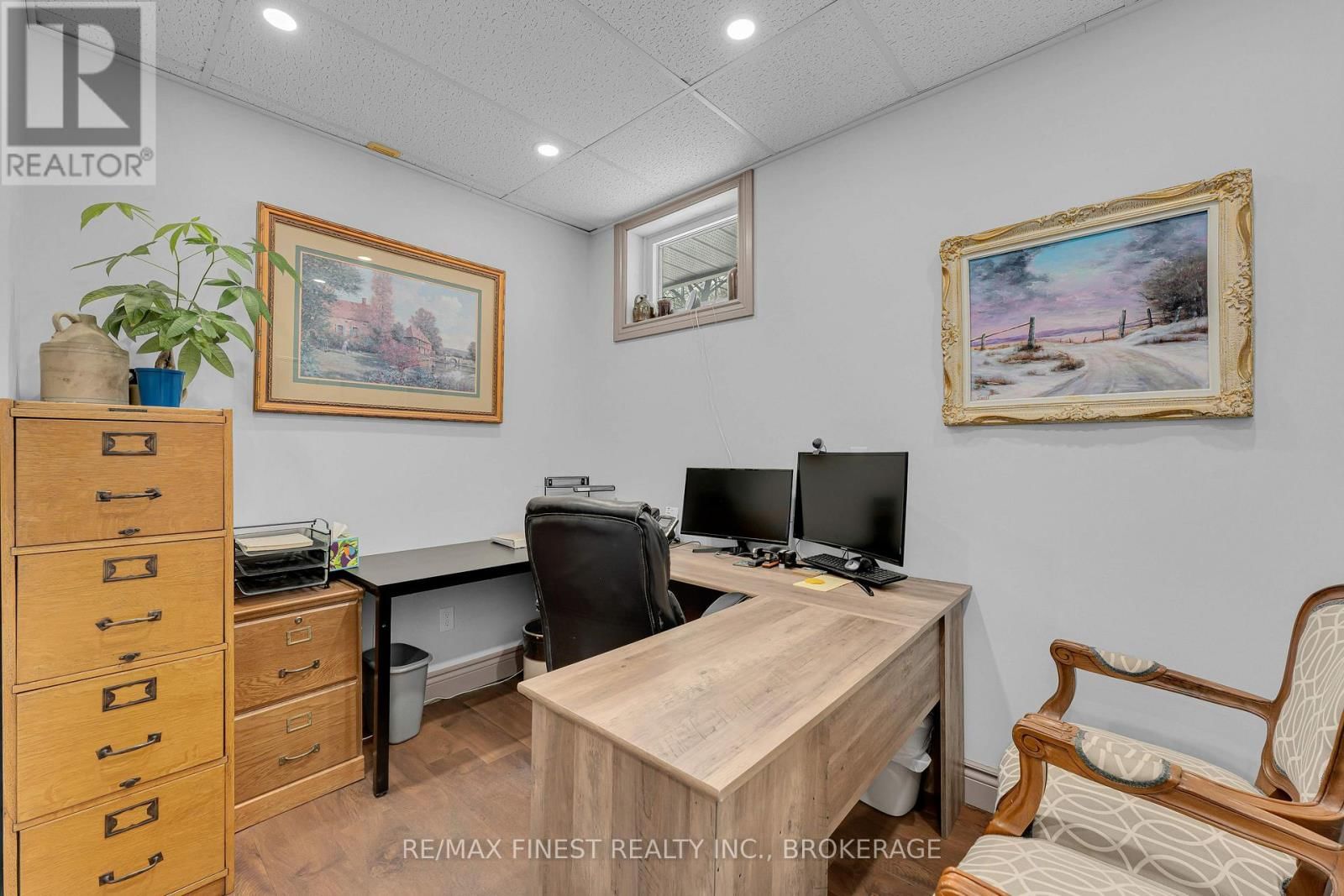 82 CENTRE STREET Image 14