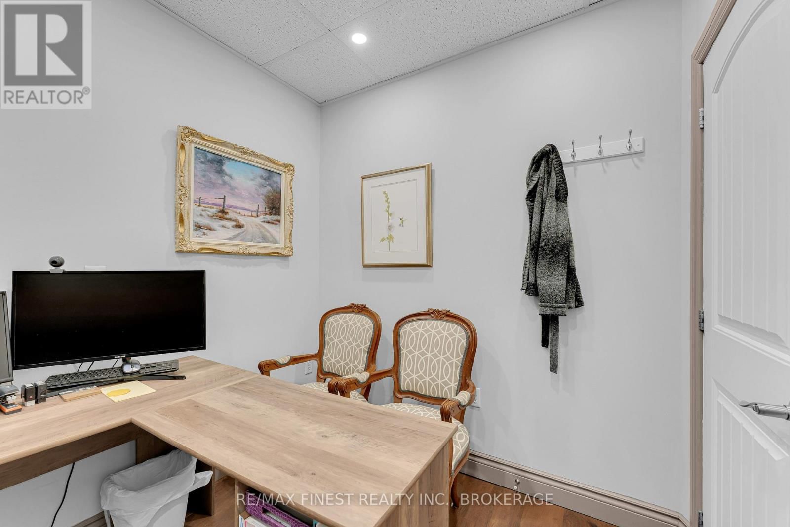 82 CENTRE STREET Image 15