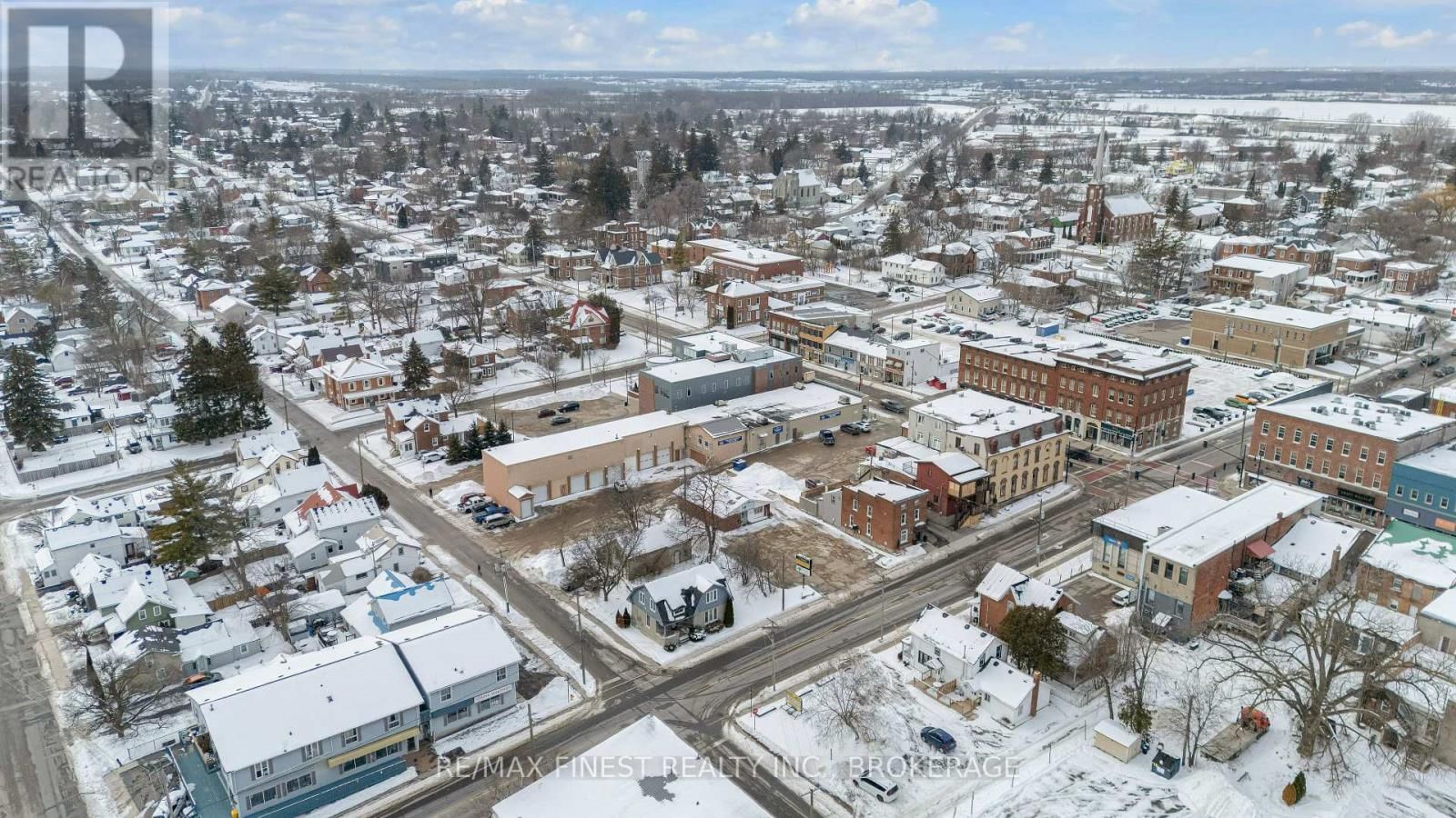 82 CENTRE STREET Image 25