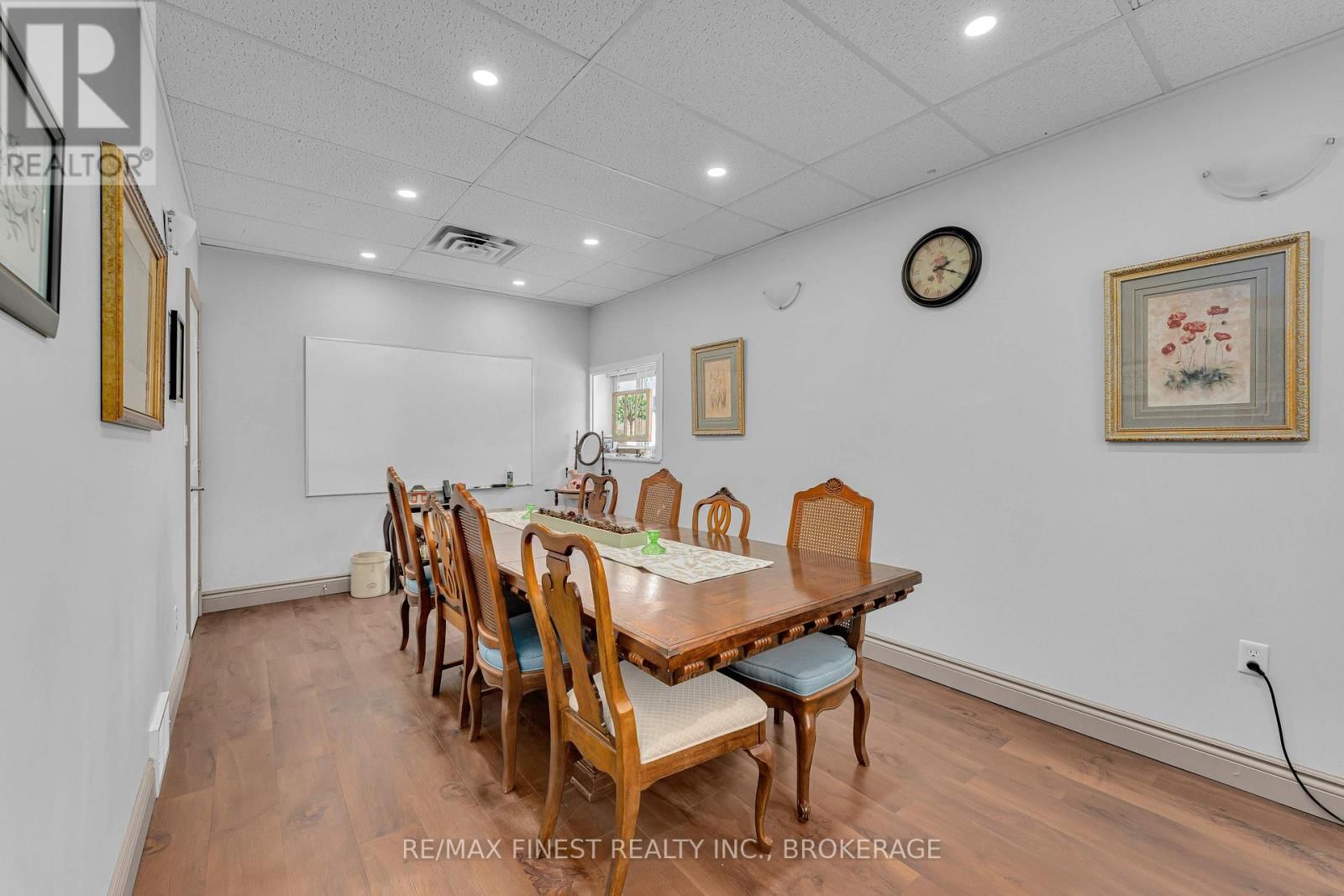 82 CENTRE STREET Image 4