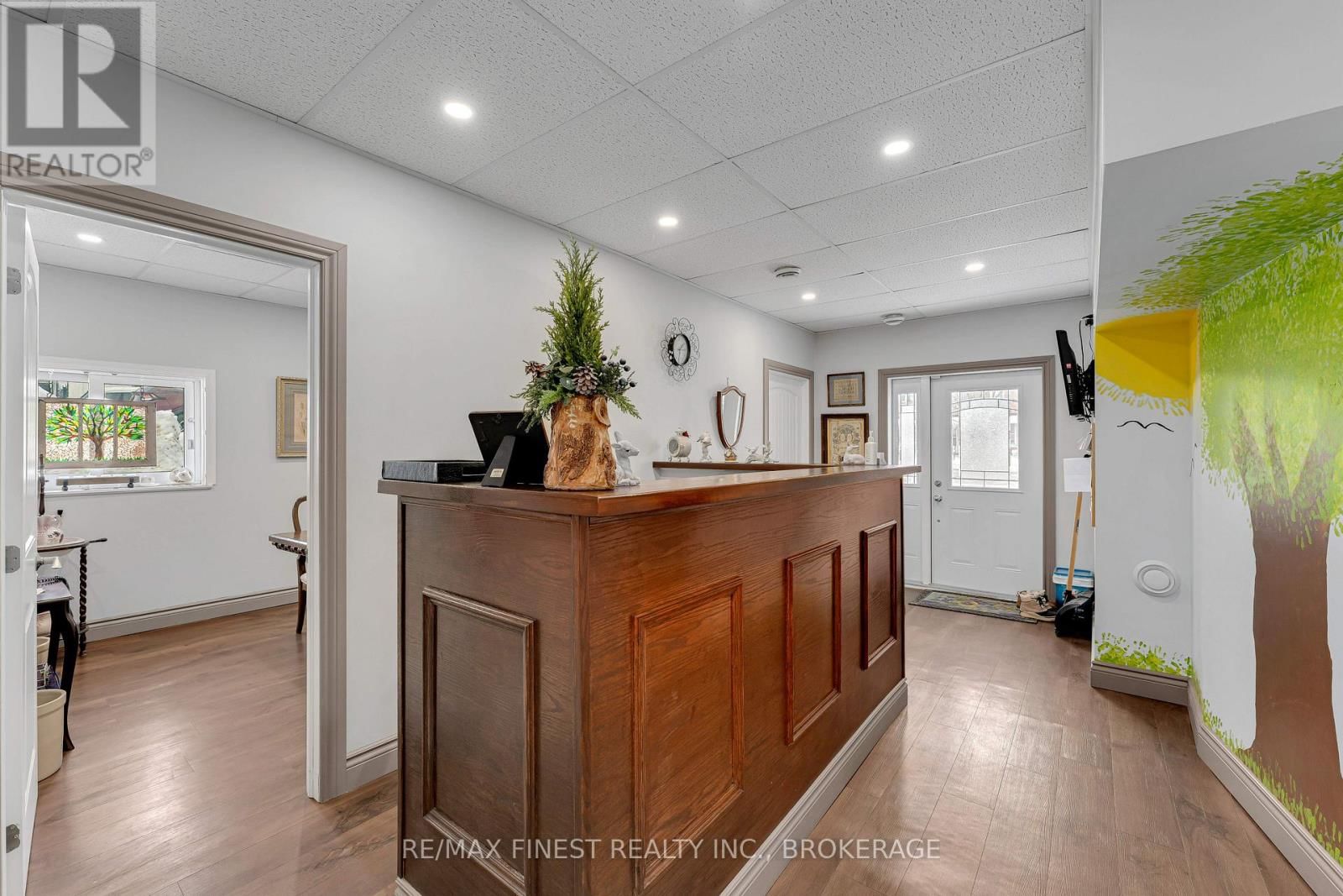 82 CENTRE STREET Image 5