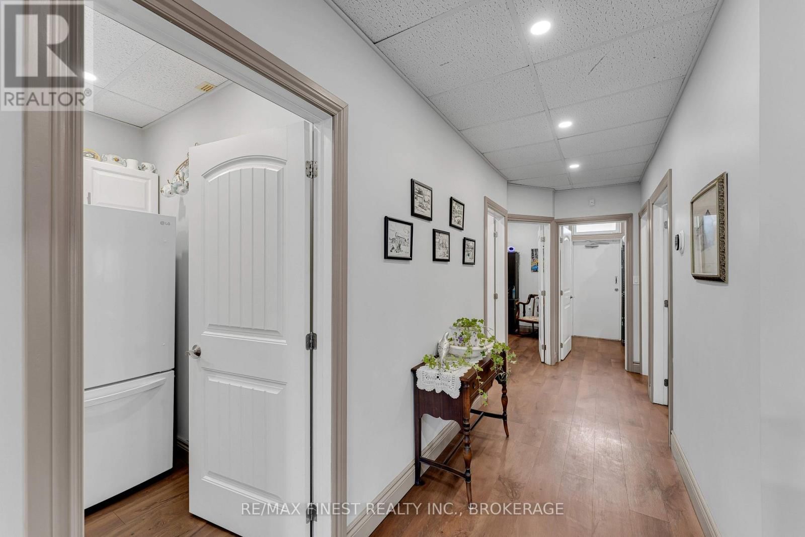 82 CENTRE STREET Image 6