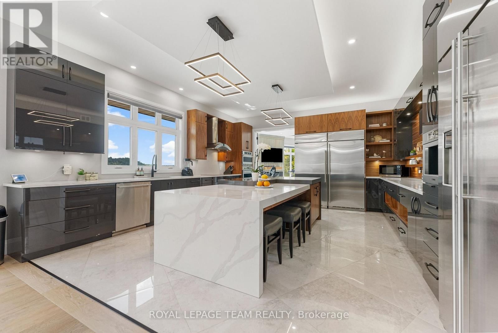 231 FINNERTY ROAD Image 18