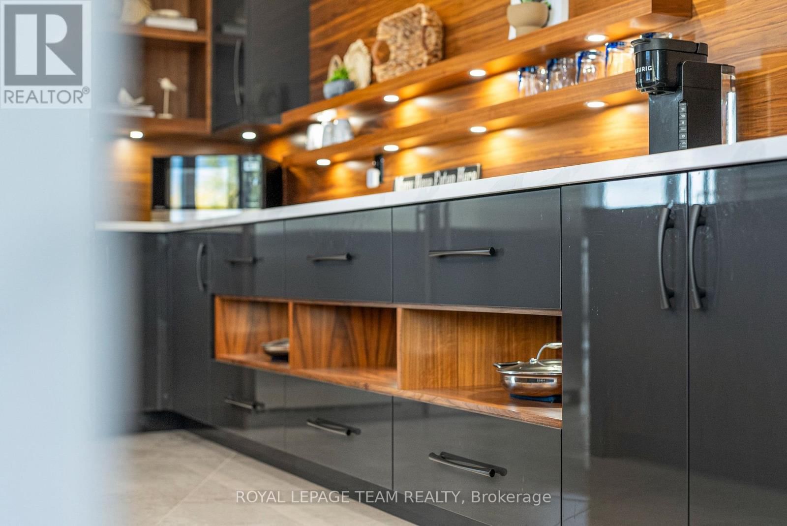 231 FINNERTY ROAD Image 23