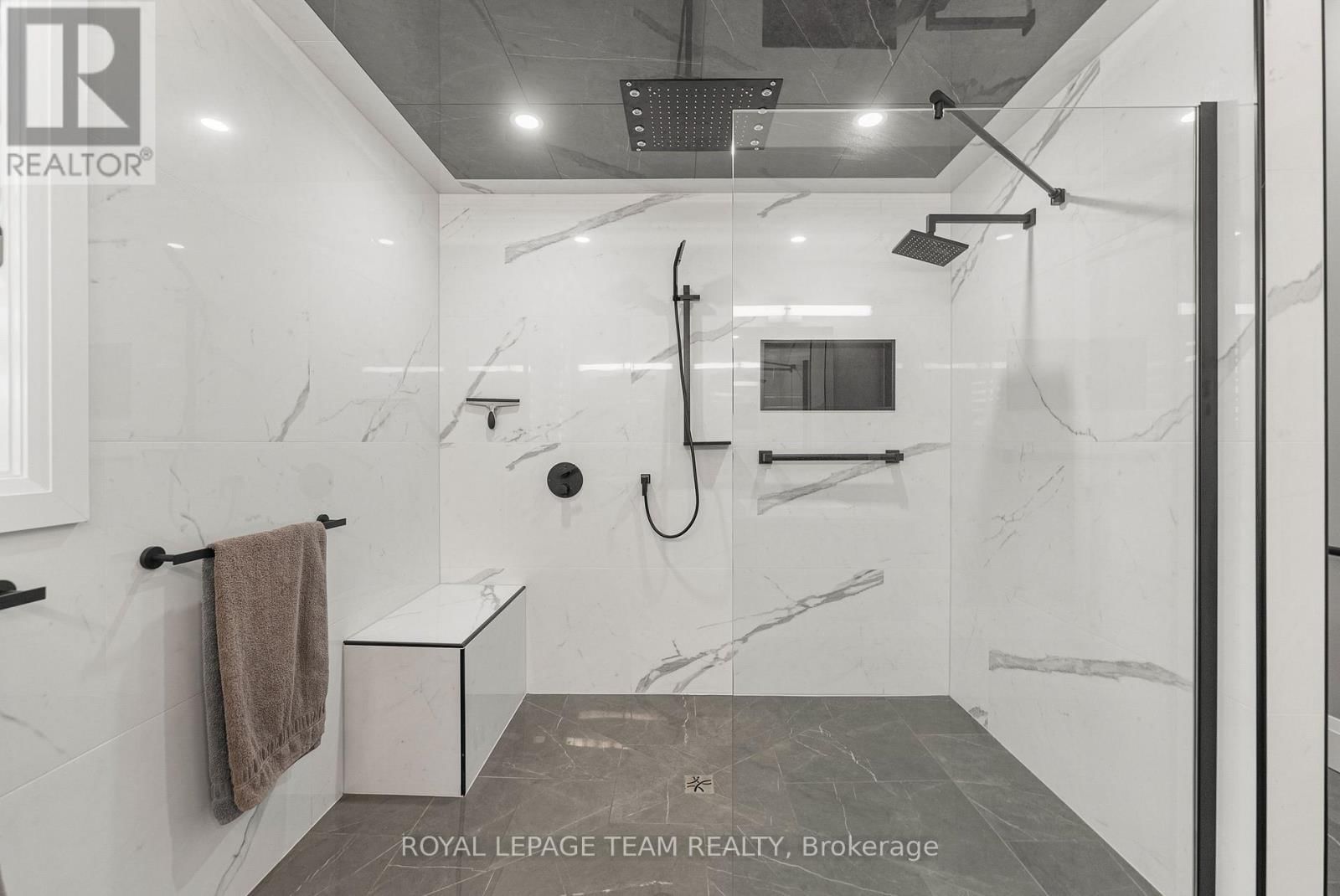 231 FINNERTY ROAD Image 33