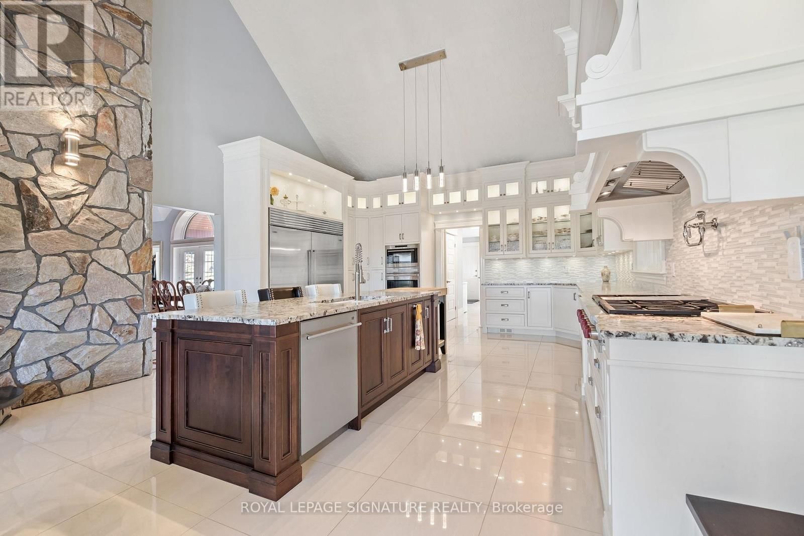 58 AMALIA CRESCENT Image 18