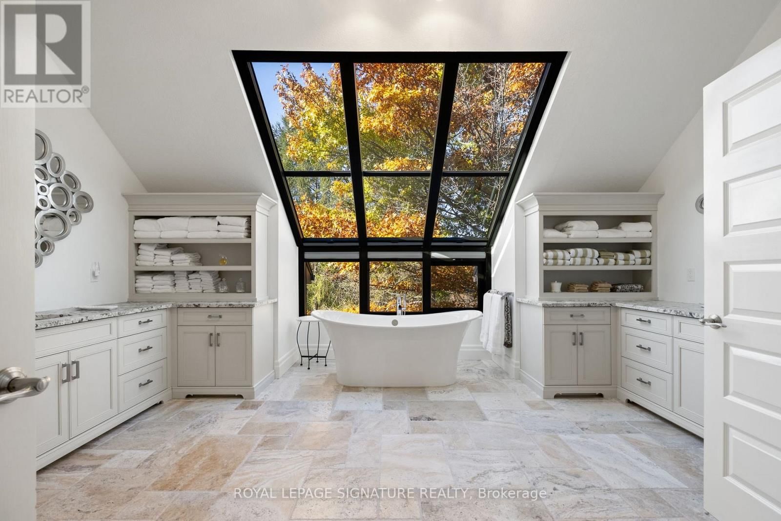 58 AMALIA CRESCENT Image 25