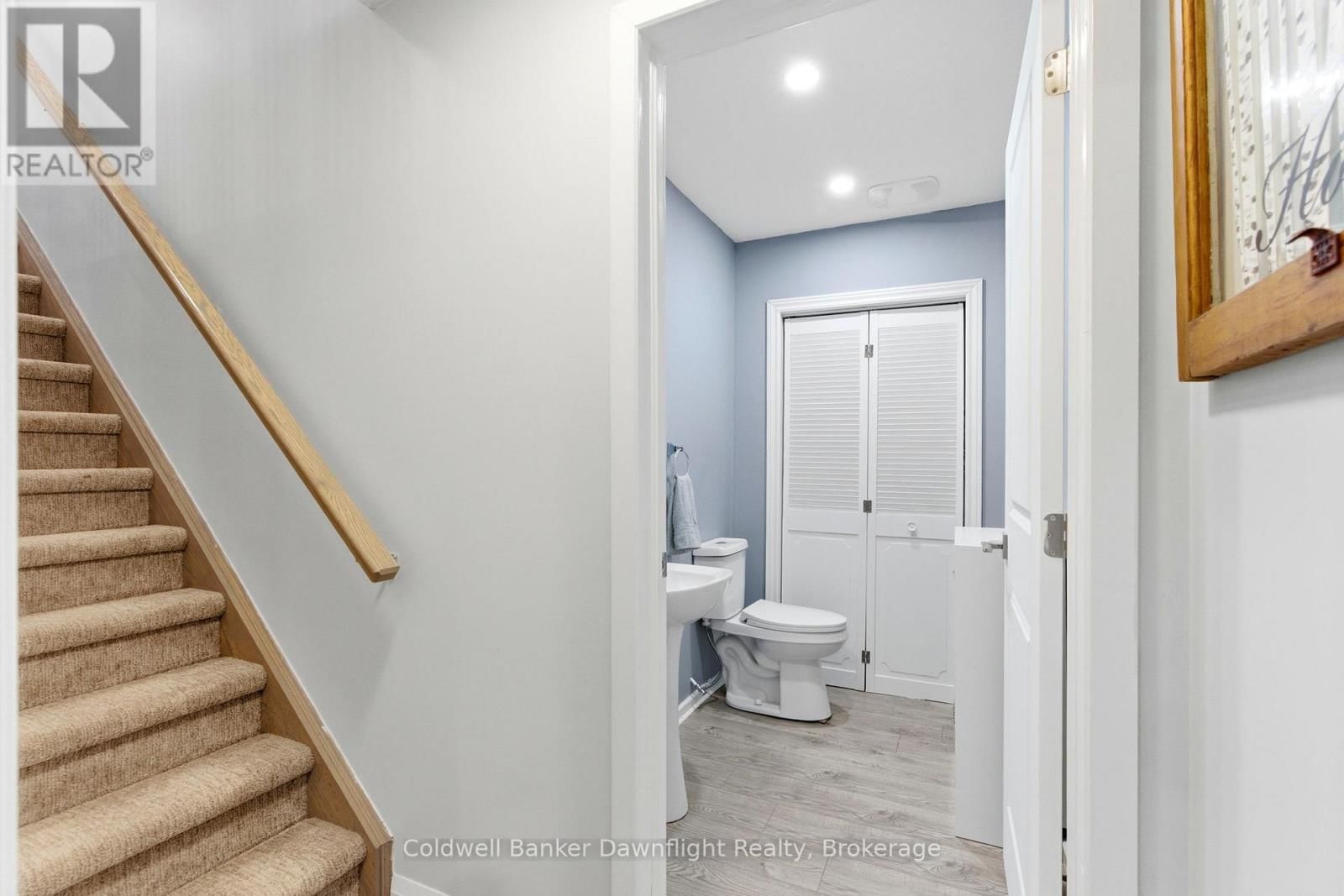 84 ROWE AVENUE Image 26