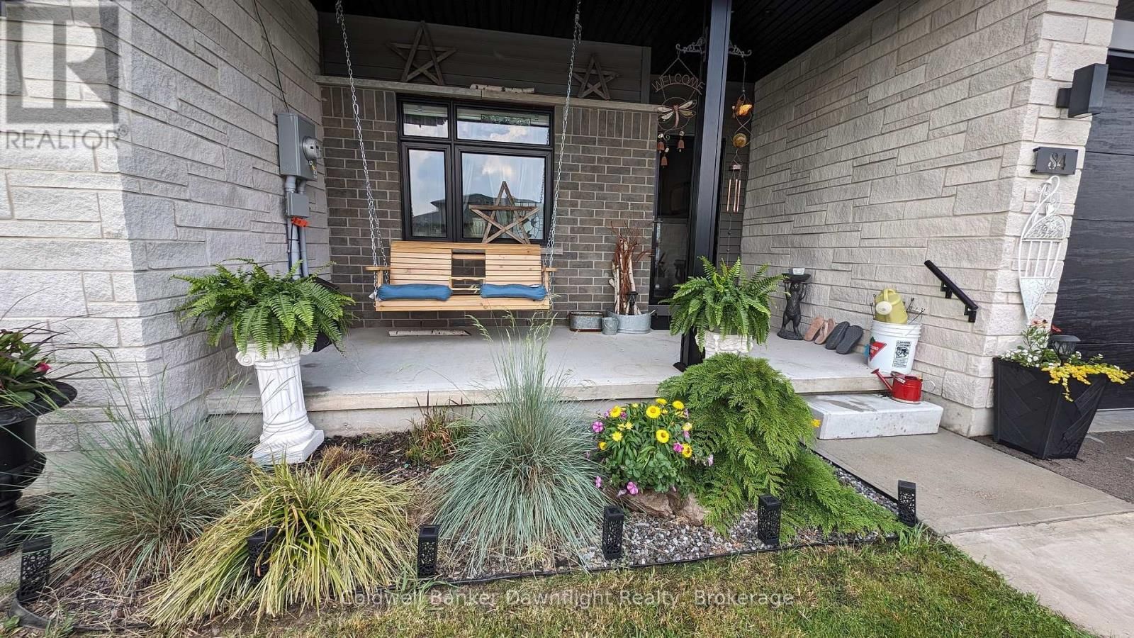 84 ROWE AVENUE Image 34