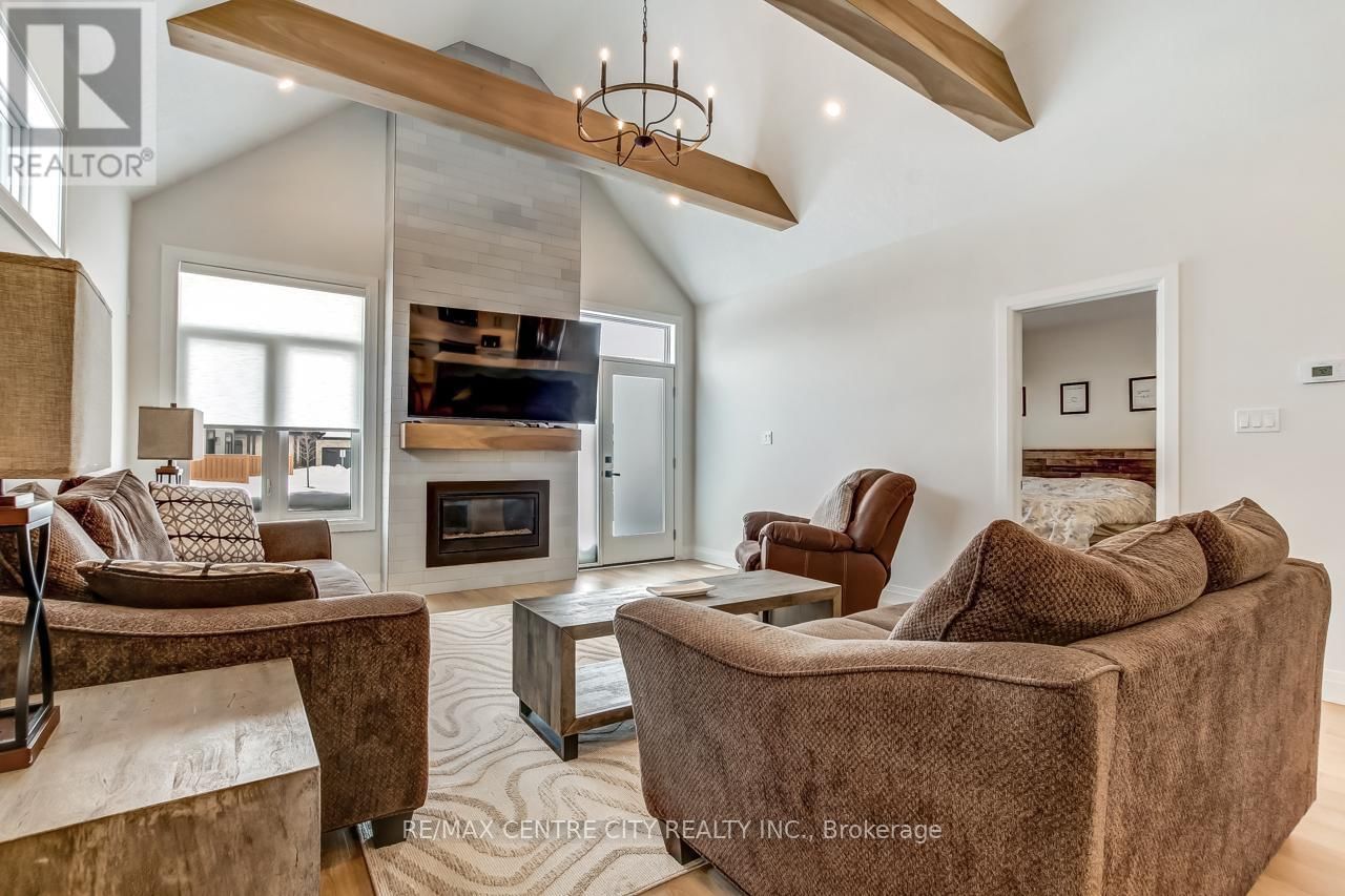 35 - 63 COMPASS TRAIL Image 11