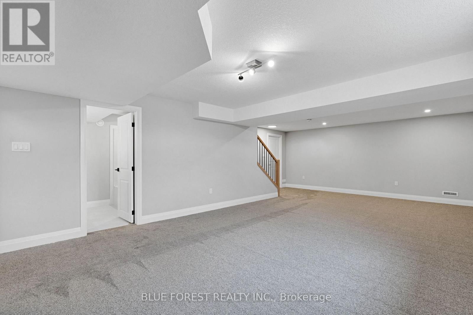 147 SHIRLEY STREET Image 28