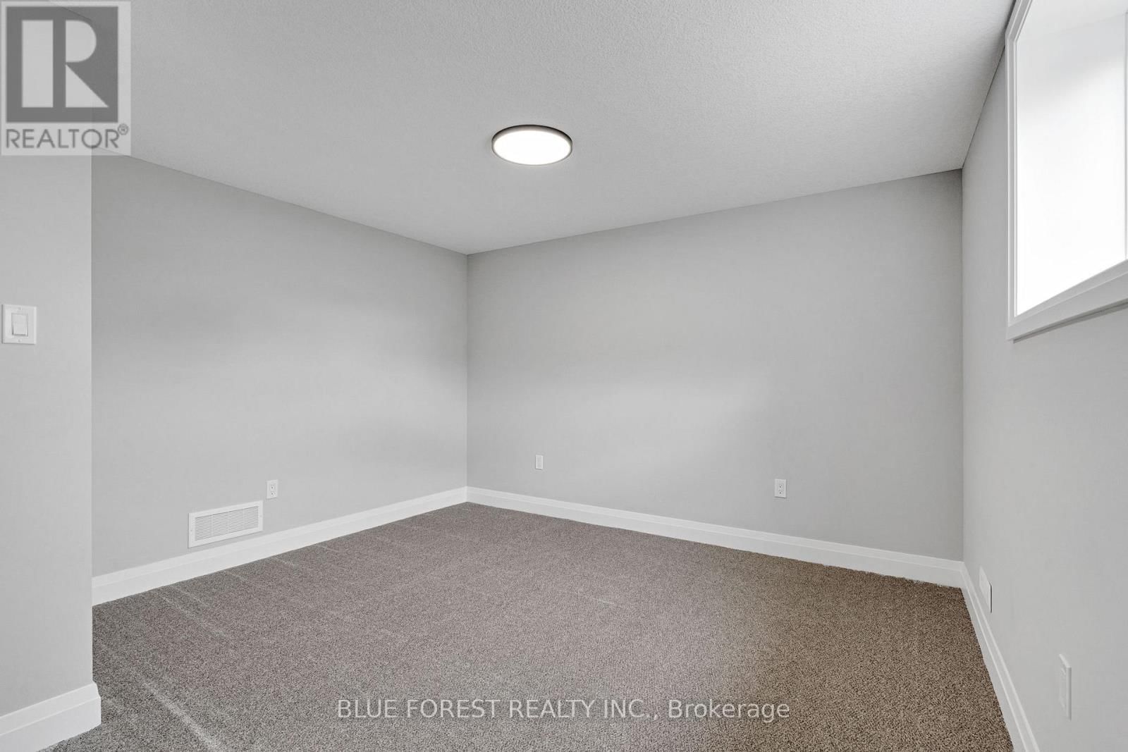 147 SHIRLEY STREET Image 35