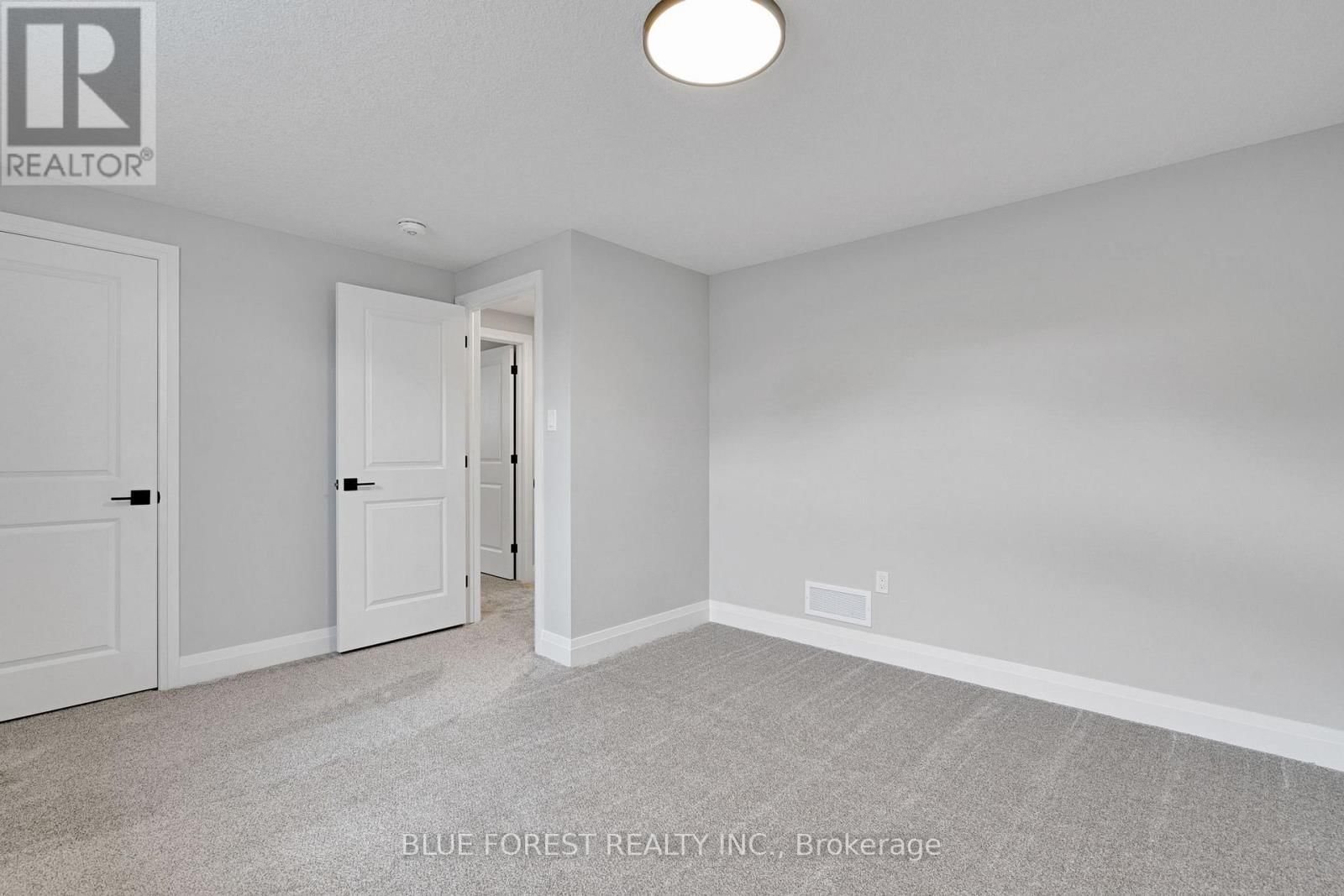 147 SHIRLEY STREET Image 36