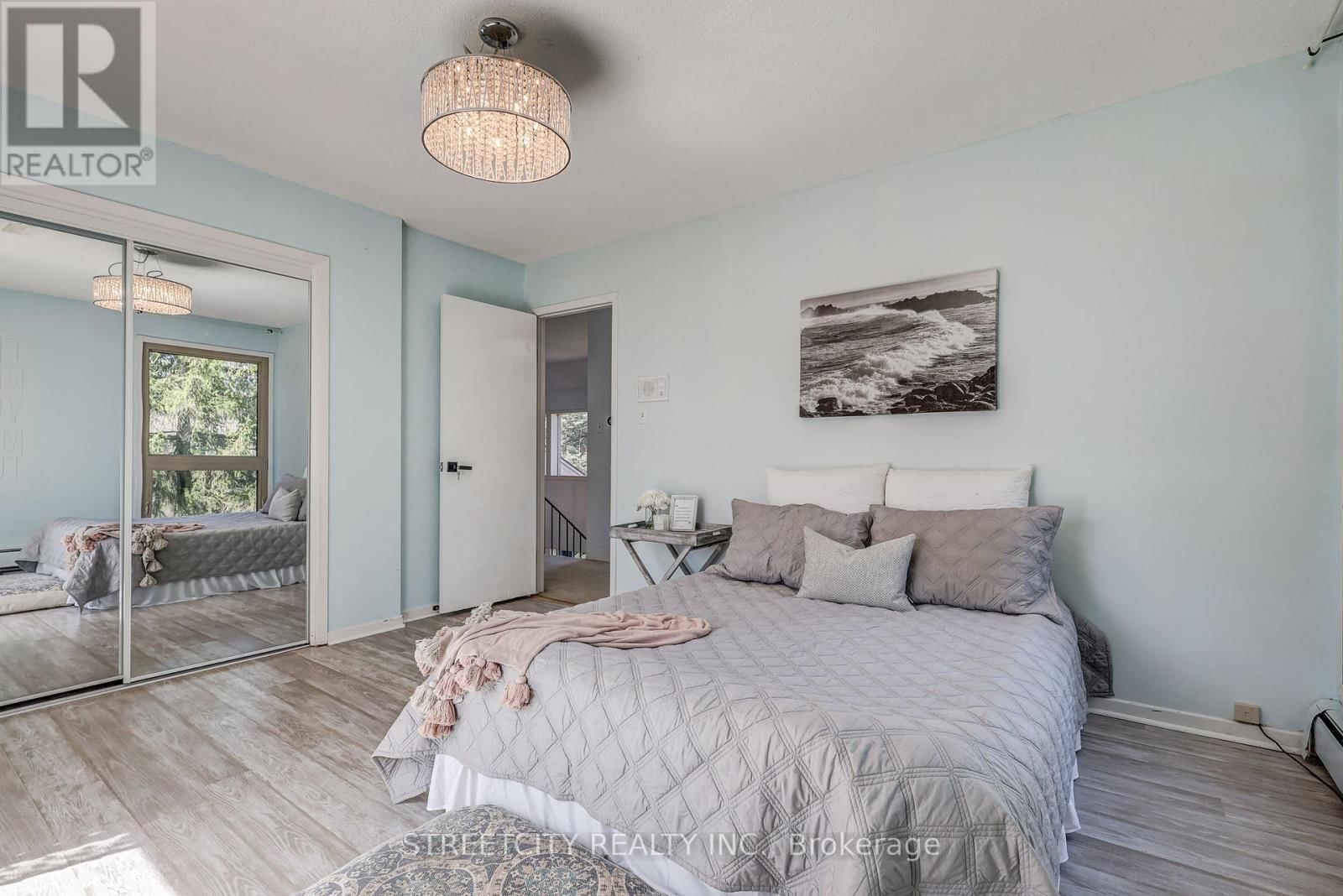 7 THISTLE COURT Image 38