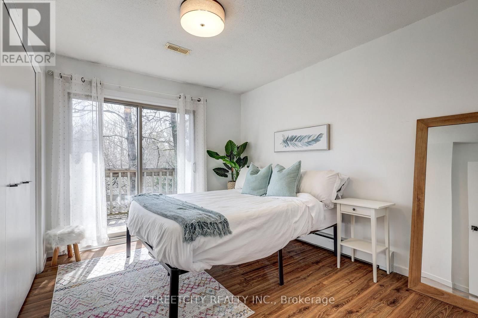 7 THISTLE COURT Image 39