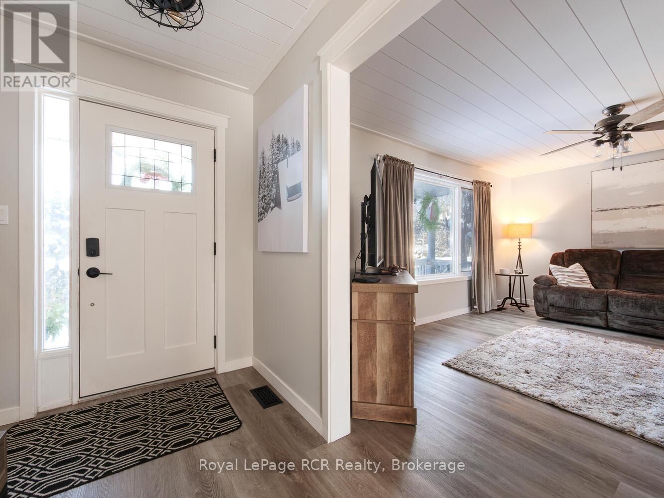 453 8TH A AVENUE EAST Image 17