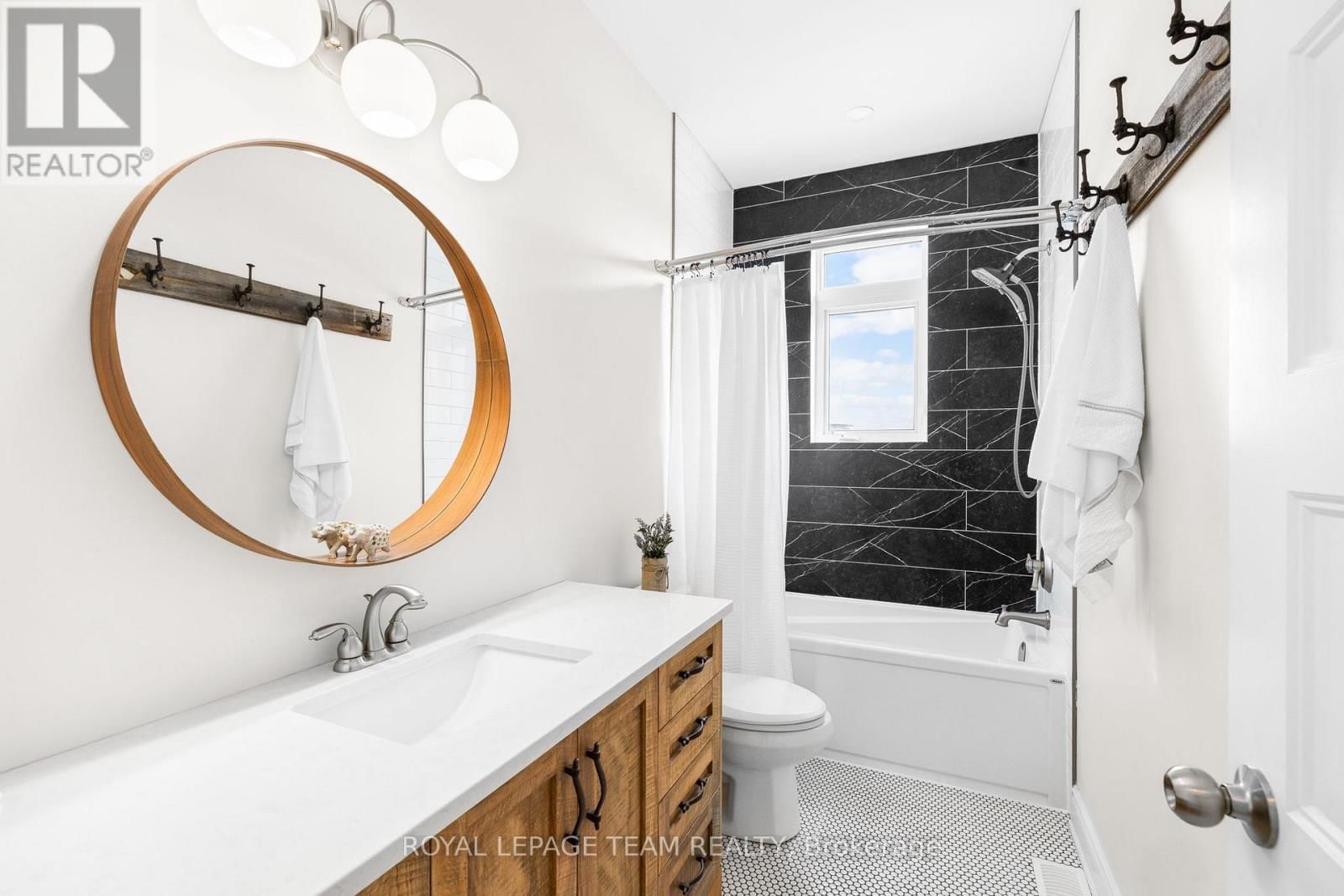 26 SYNERGY WAY Image 26