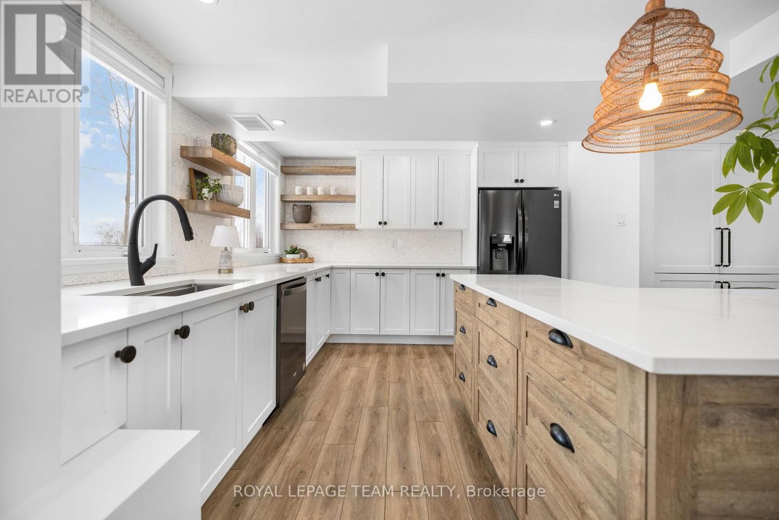 26 SYNERGY WAY Image 30