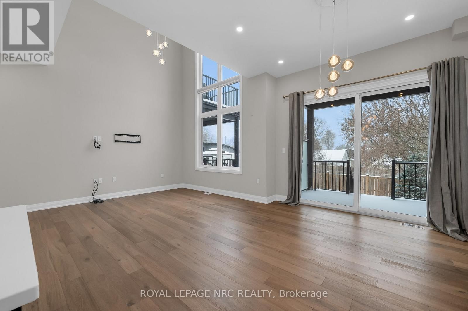 13 - 1465 STATION STREET Image 13