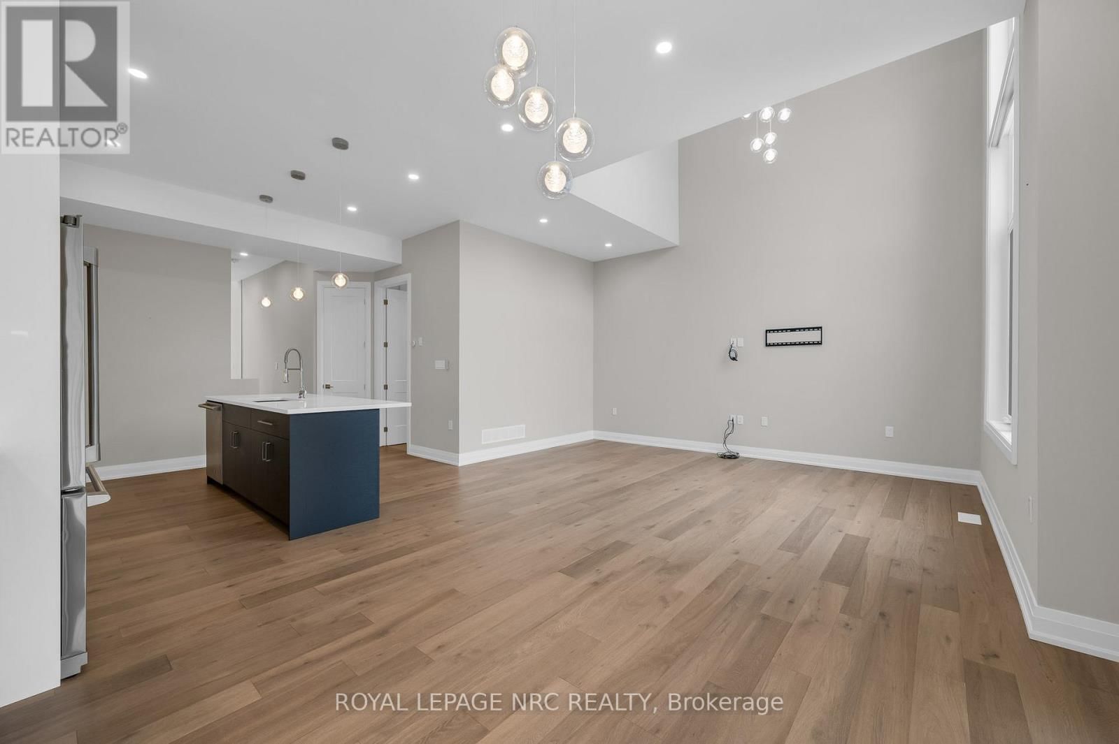 13 - 1465 STATION STREET Image 15