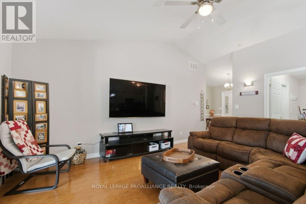 51 APPLEWOOD DRIVE Image 10