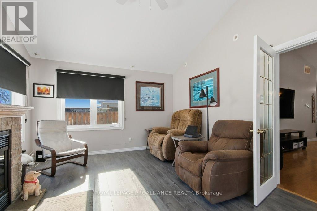 51 APPLEWOOD DRIVE Image 13