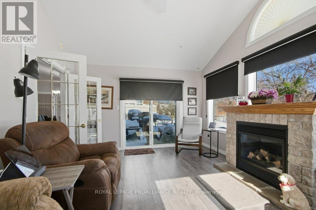 51 APPLEWOOD DRIVE Image 14