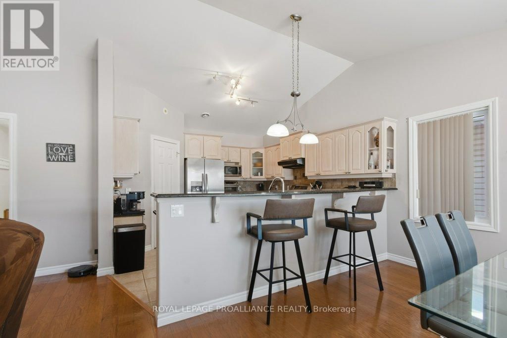 51 APPLEWOOD DRIVE Image 15