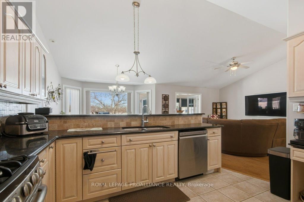 51 APPLEWOOD DRIVE Image 18