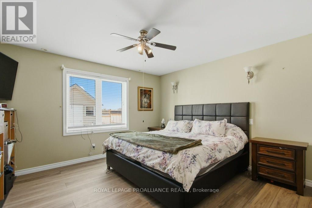 51 APPLEWOOD DRIVE Image 23