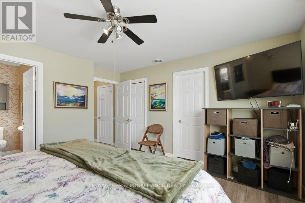 51 APPLEWOOD DRIVE Image 24