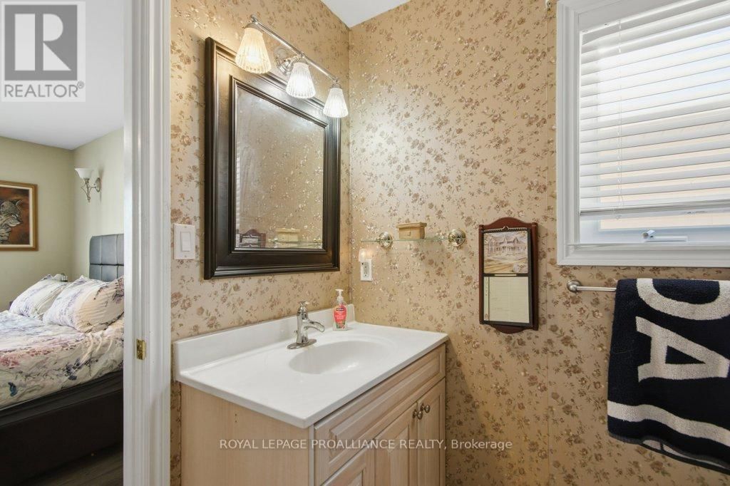 51 APPLEWOOD DRIVE Image 25