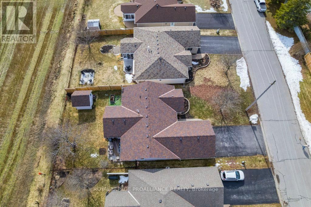 51 APPLEWOOD DRIVE Image 30