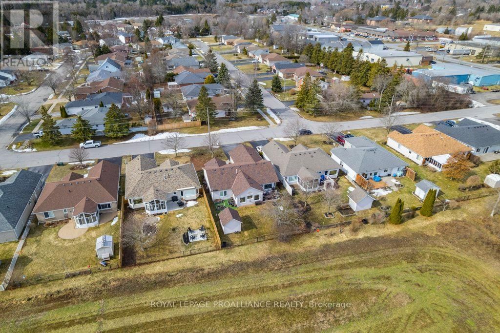 51 APPLEWOOD DRIVE Image 31