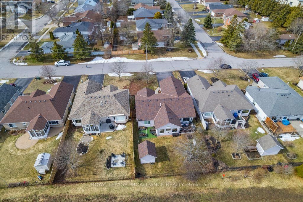 51 APPLEWOOD DRIVE Image 32