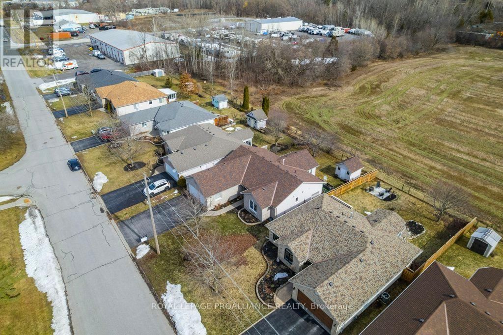 51 APPLEWOOD DRIVE Image 4