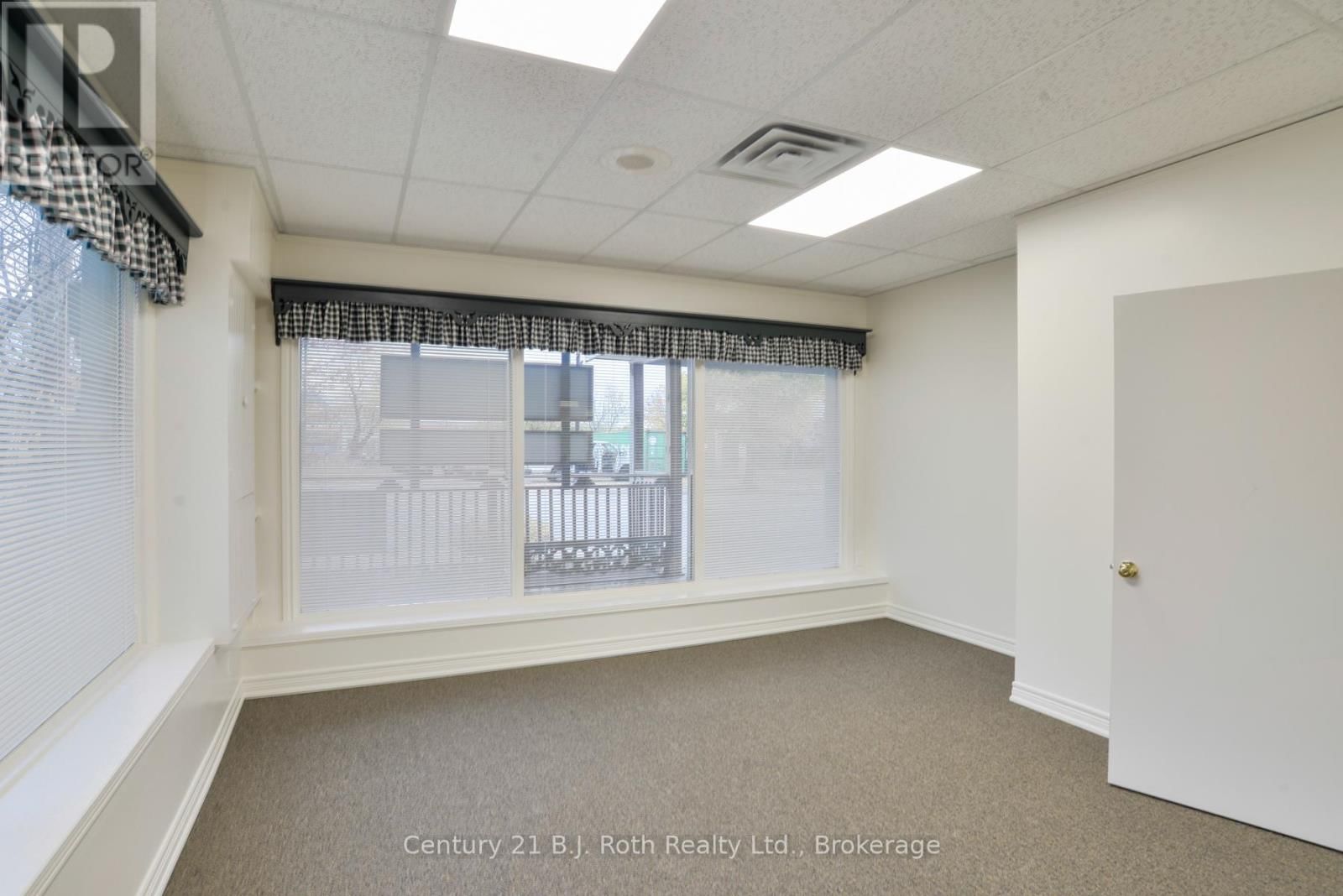 241 BROCK STREET Image 10