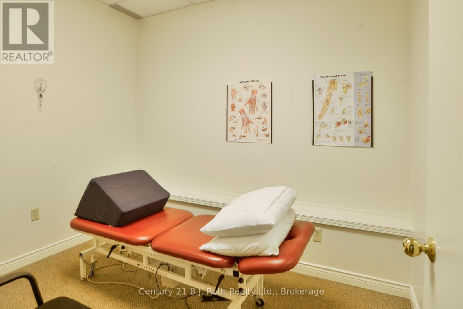 241 BROCK STREET Image 12