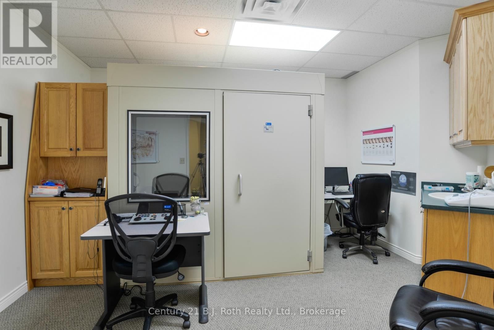 241 BROCK STREET Image 16