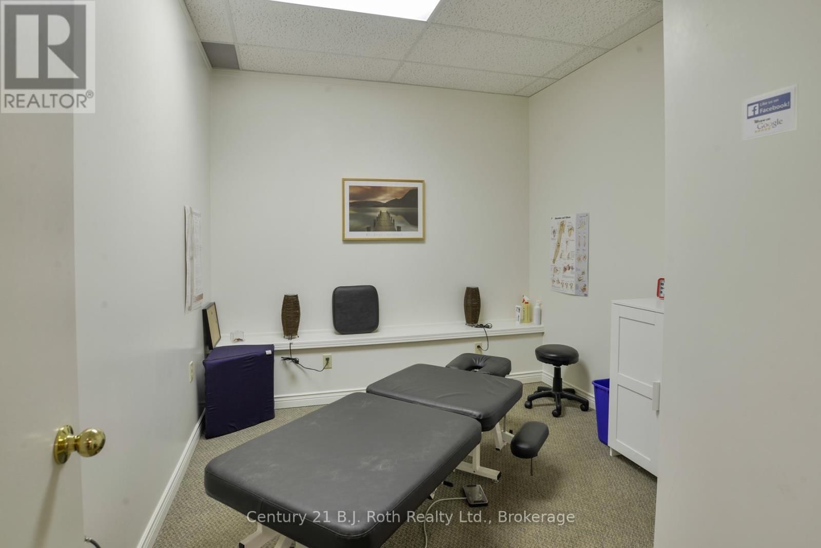 241 BROCK STREET Image 17