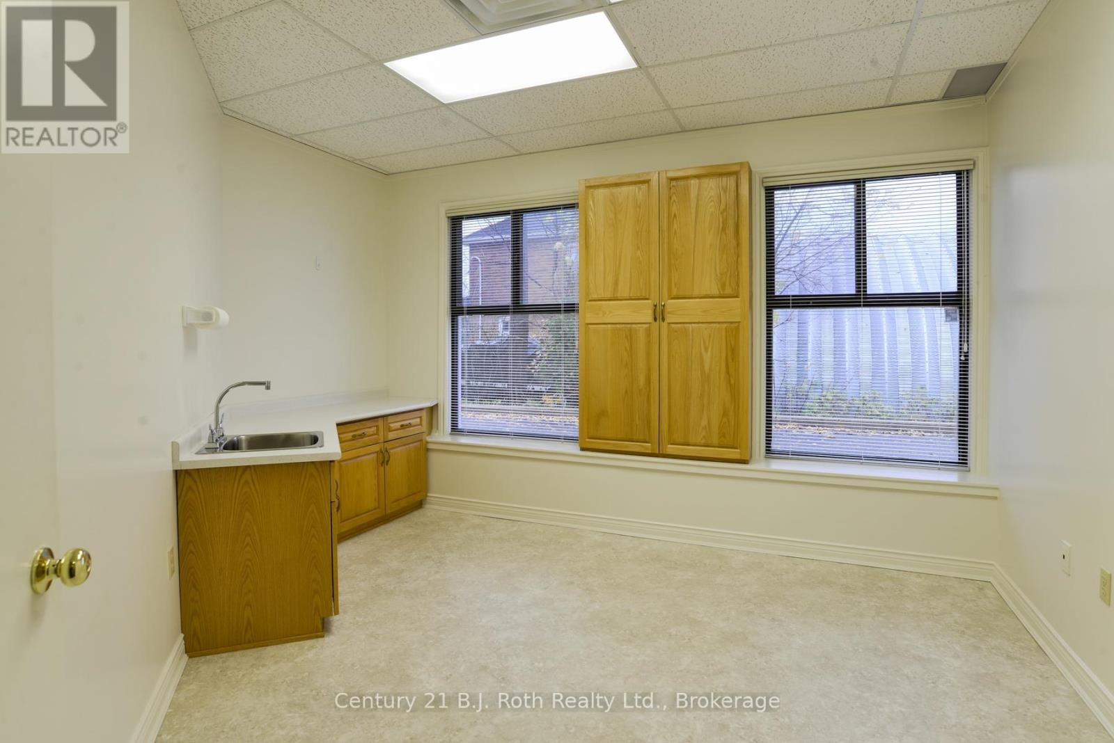 241 BROCK STREET Image 19