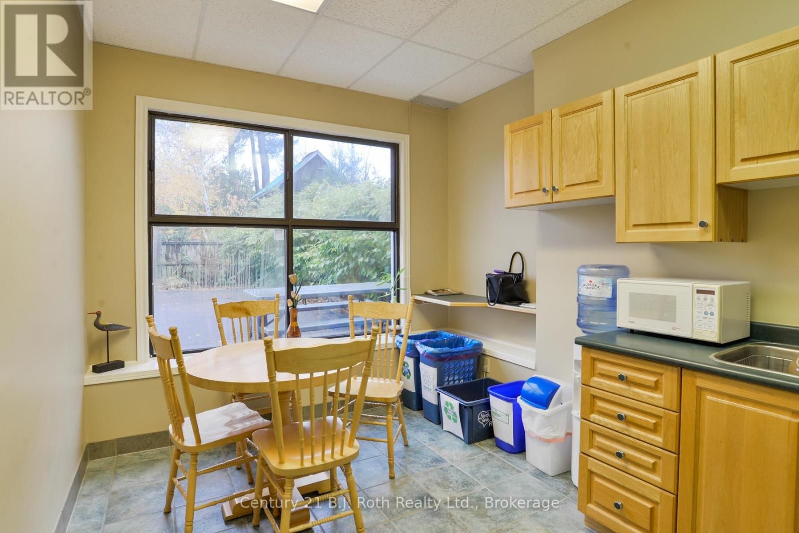 241 BROCK STREET Image 22