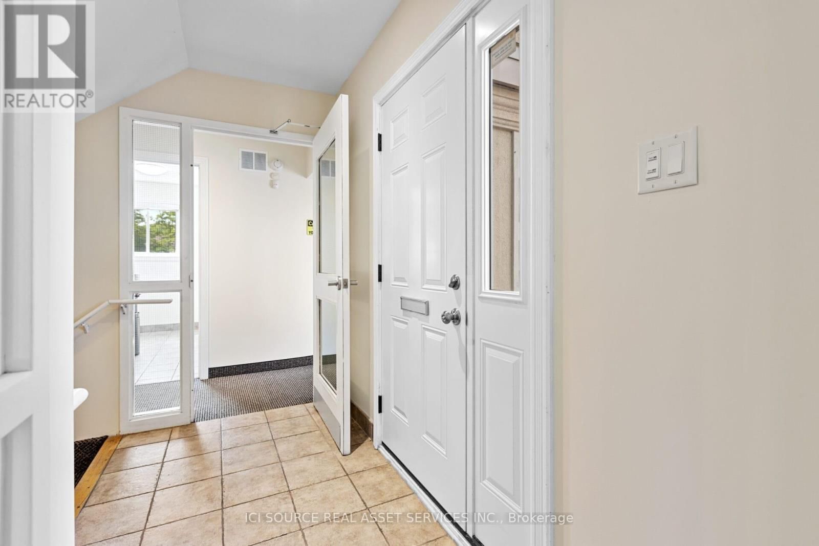 806 GREENBANK ROAD Image 27