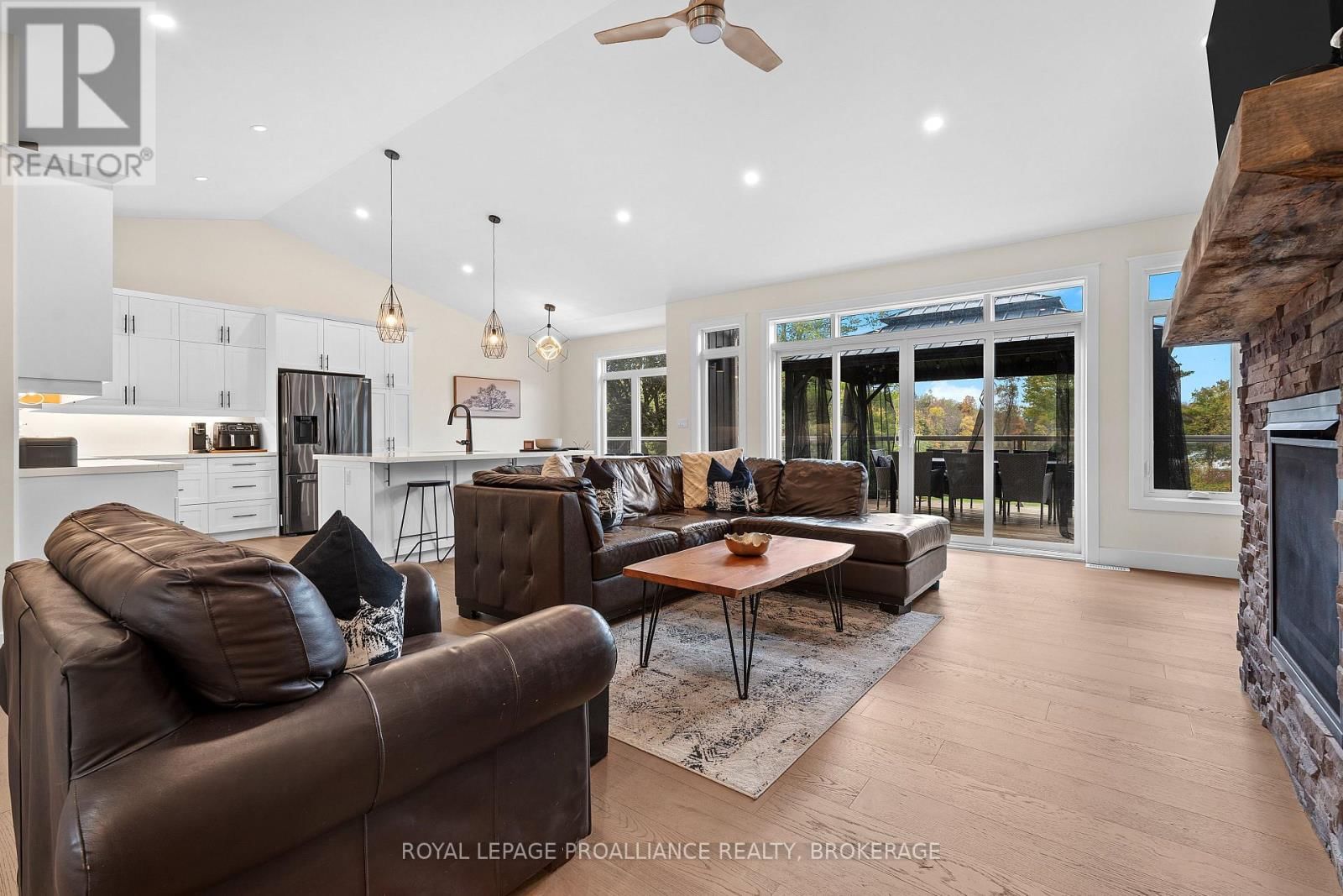 1888 SUNBURY ROAD Image 15