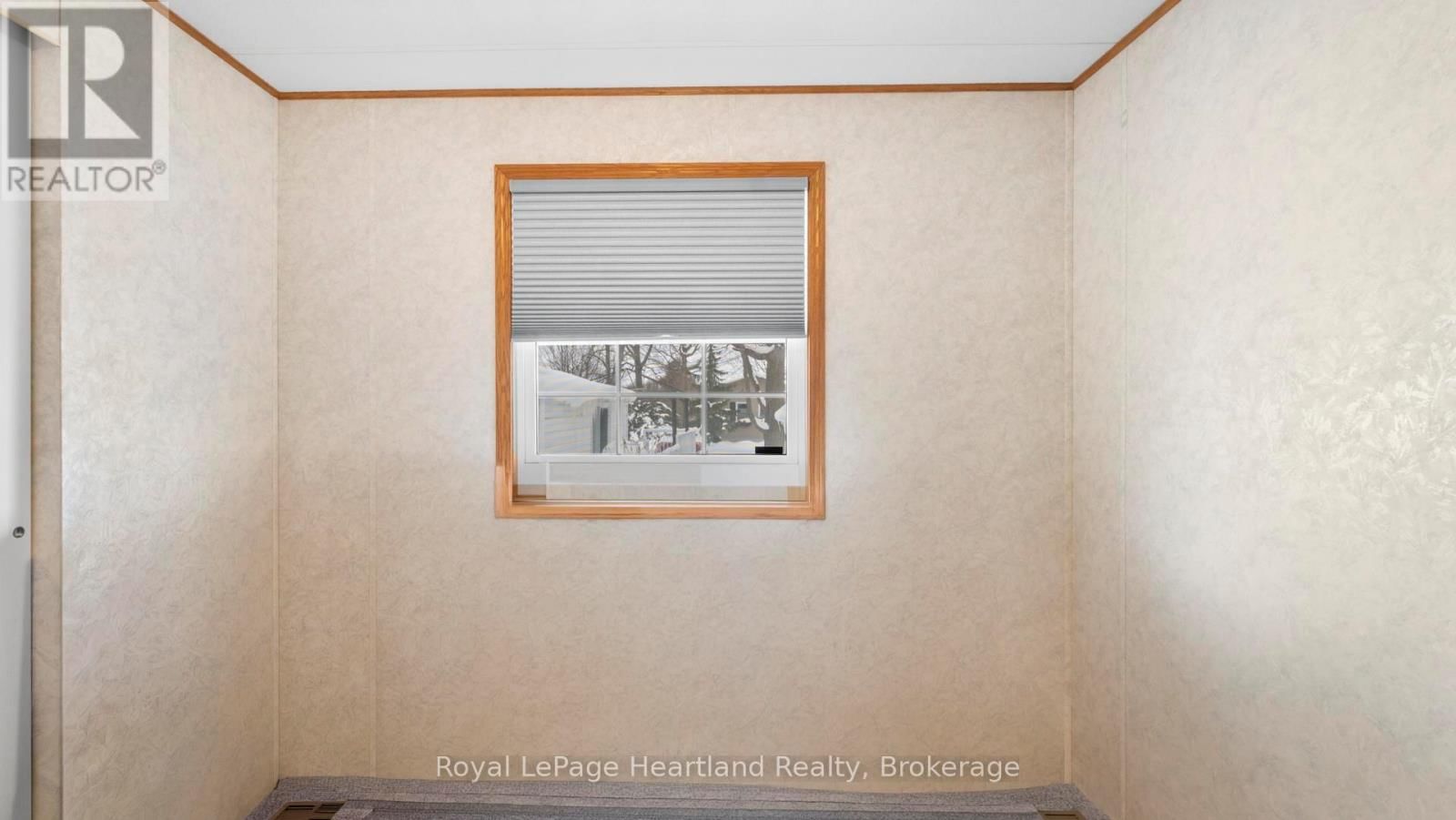 65 CHEROKEE LANE Image 16