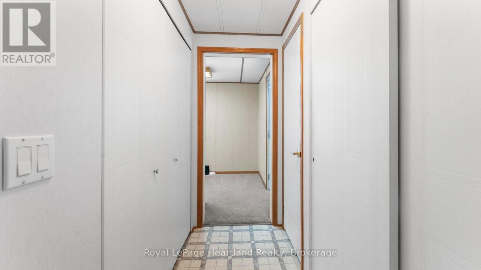 65 CHEROKEE LANE Image 19