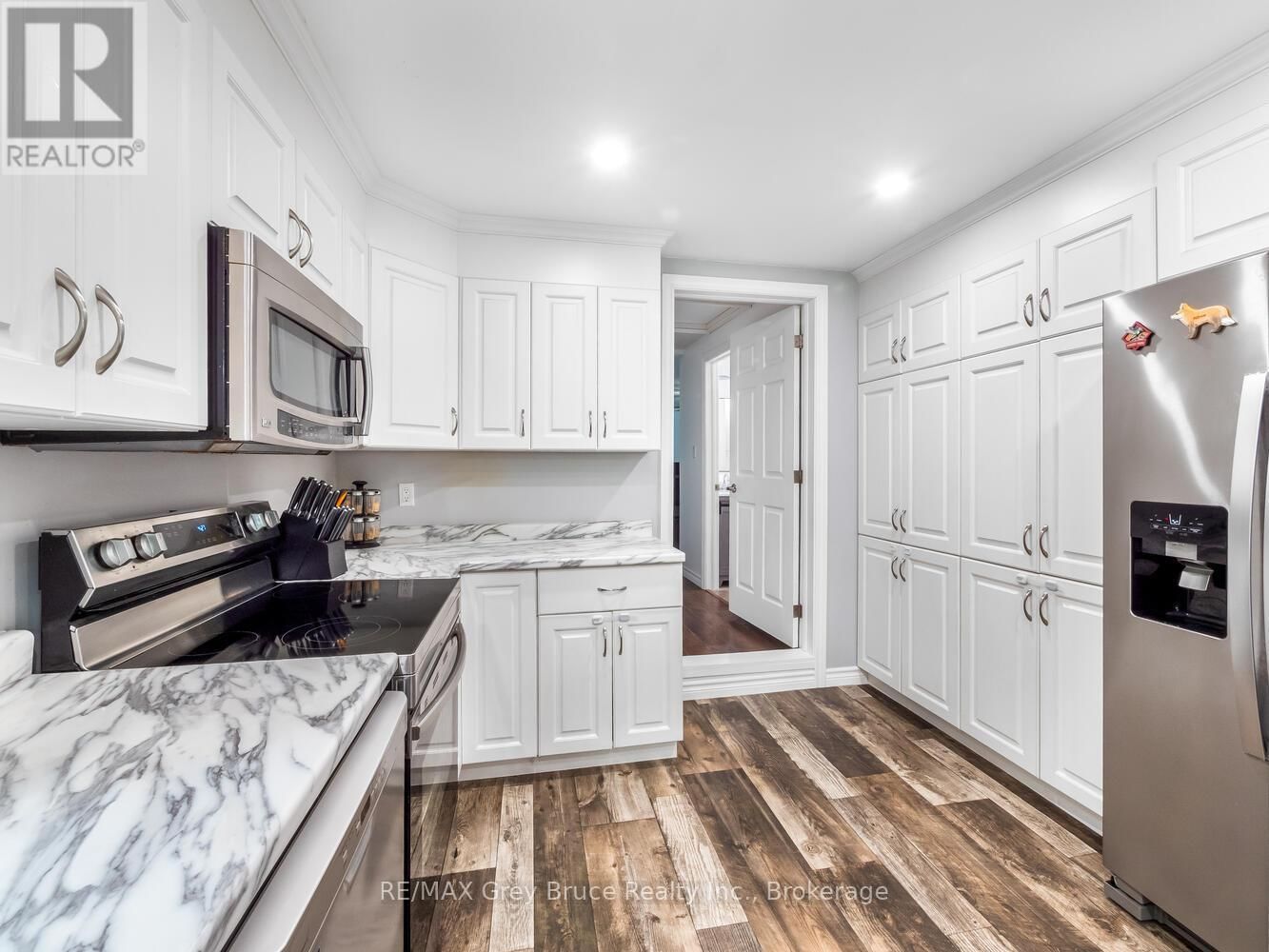 217 KINGS CRESCENT Image 10