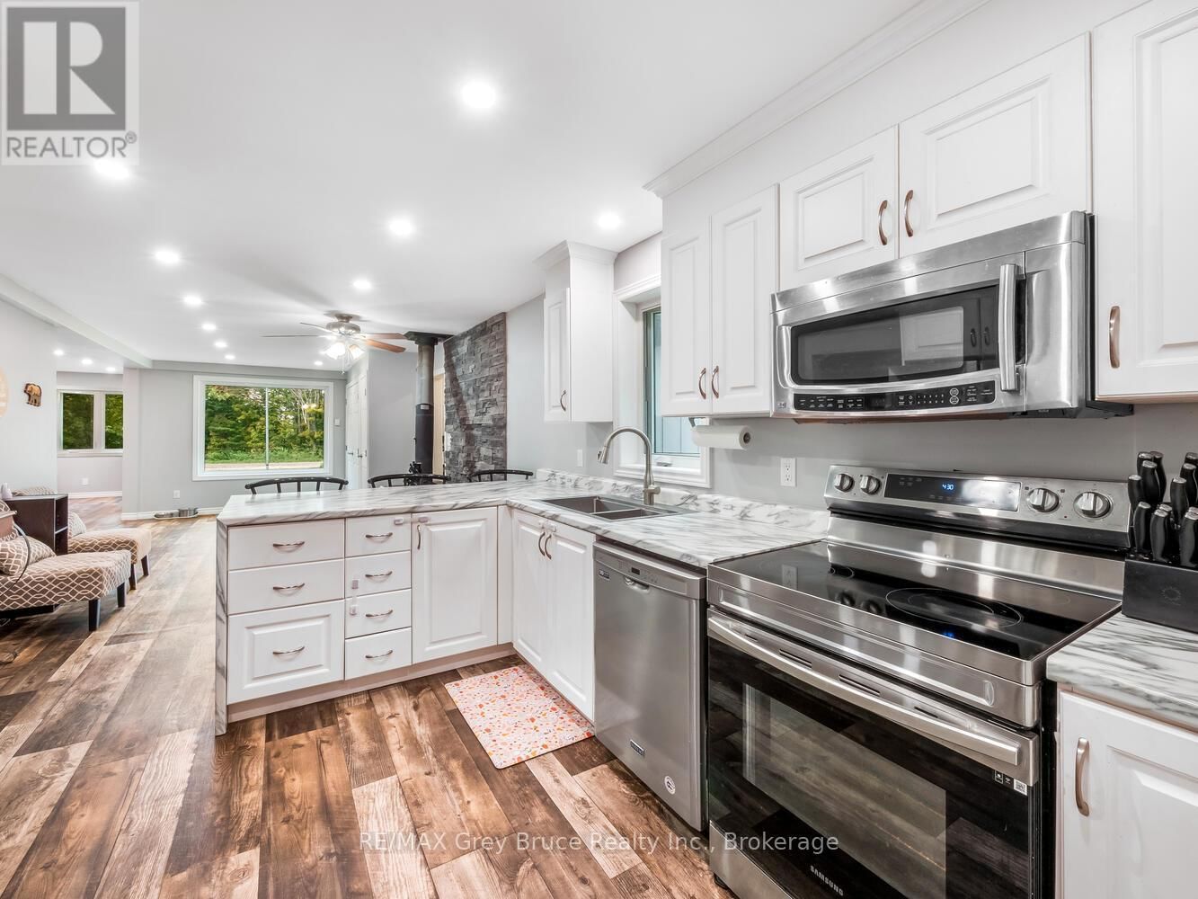 217 KINGS CRESCENT Image 11