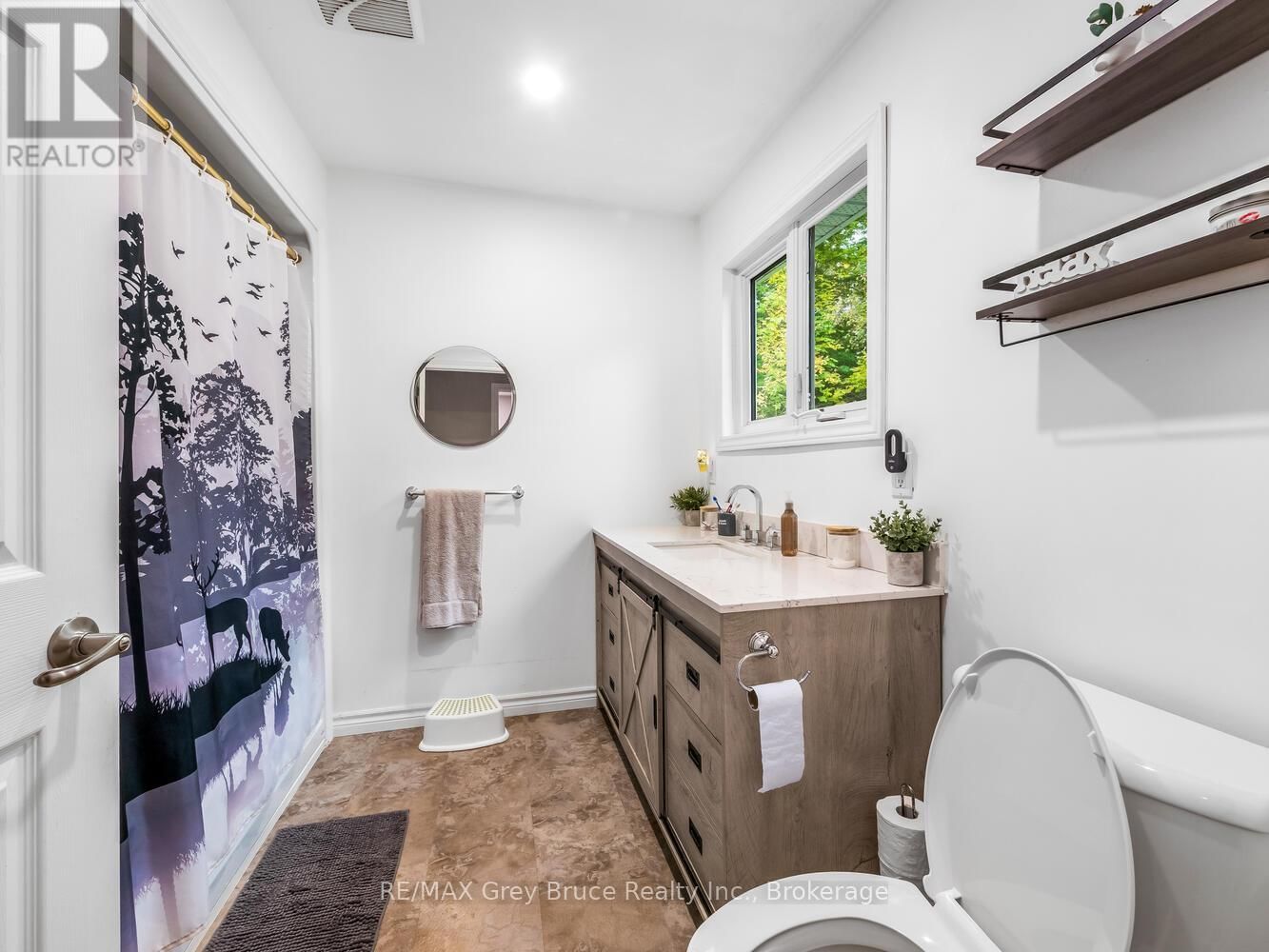 217 KINGS CRESCENT Image 15