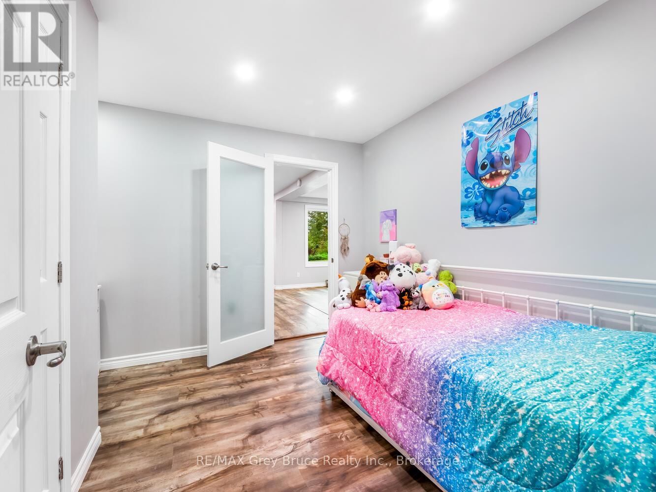 217 KINGS CRESCENT Image 16